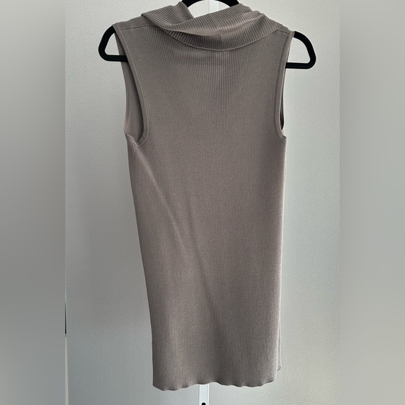 New without tags St. John cowl neck top - Picture 2 of 2